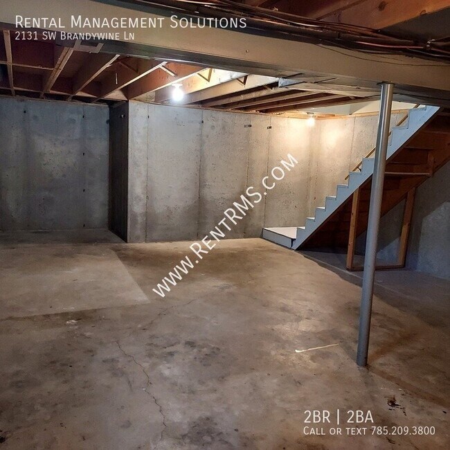 Building Photo - 2131 SW Brandywine Ln