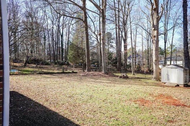 Building Photo - Gorgeous Three Bedroom Home!