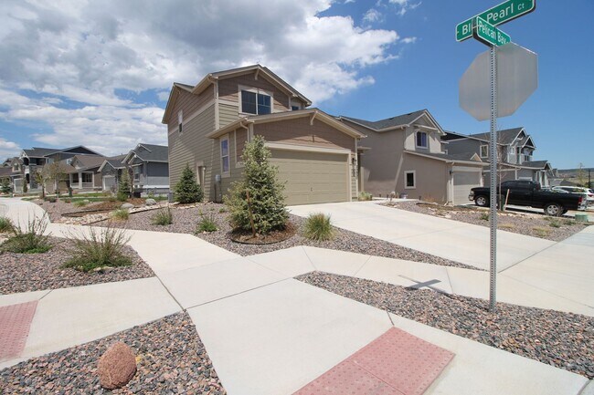 Building Photo - Amazing 4bdrm home in Forest Lakes