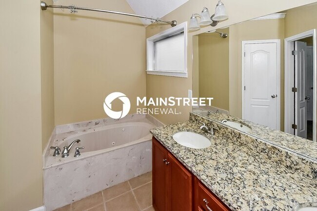 Building Photo - 3 Bedroom Pet-Friendly Home in Memphis, TN with Main Street Renewal