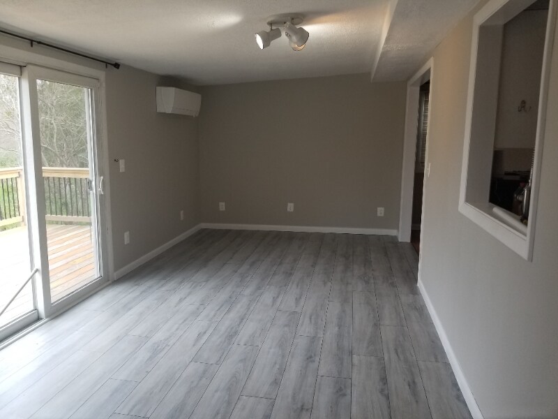 Building Photo - 90 Laurel Hill Rd