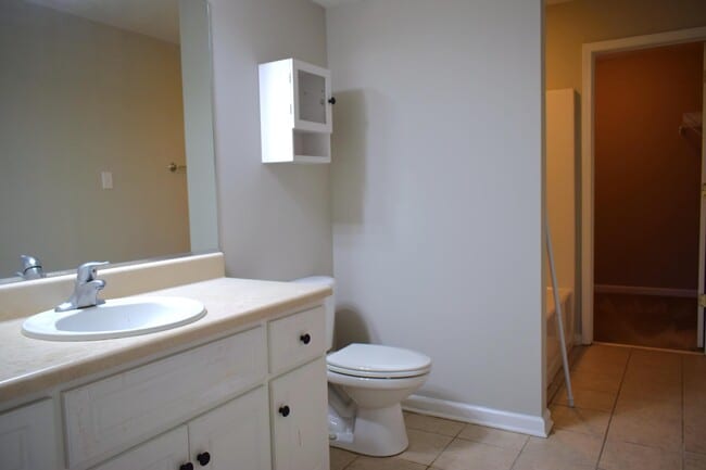 Building Photo - 106 Grove Landing Ct