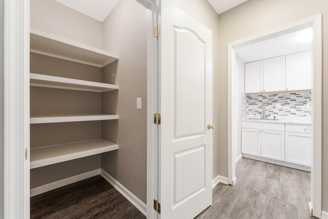 Building Photo - 20152 Boxwood Pl