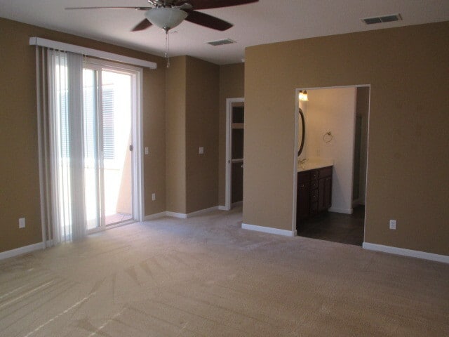 Building Photo - The Lakes!! 4BR 3B with loft. Granite Counters