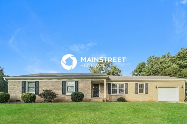 Building Photo - 3 Bedroom Pet-Friendly Home in Gastonia, NC with Main Street Renewal