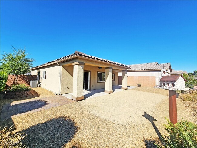 Building Photo - 5375 E La Campana Dr