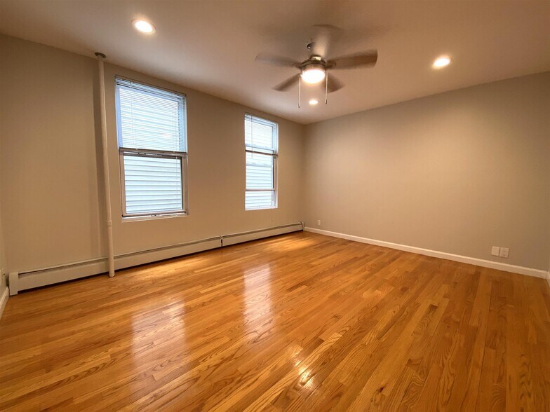 Building Photo - 47 Tremont St