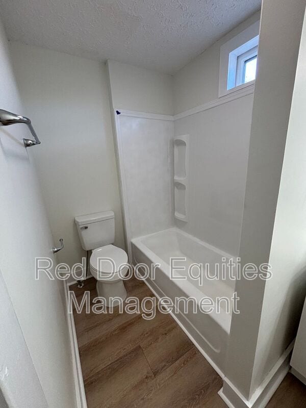 Building Photo - 522 N High St