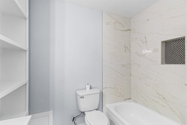 Building Photo - 9002 Bunny Run Dr