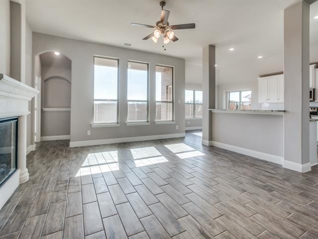 Building Photo - 533 Redbud Dr