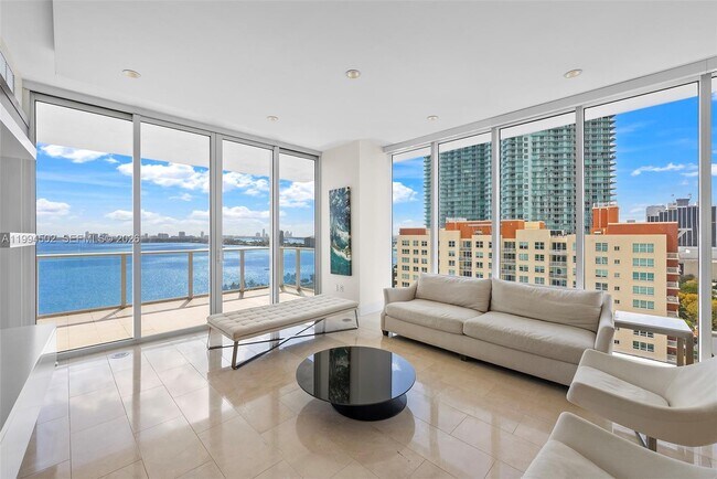 Building Photo - 2020 N Bayshore Dr