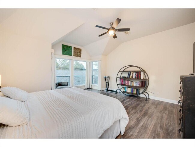 Building Photo - 4032 Dominion Cove