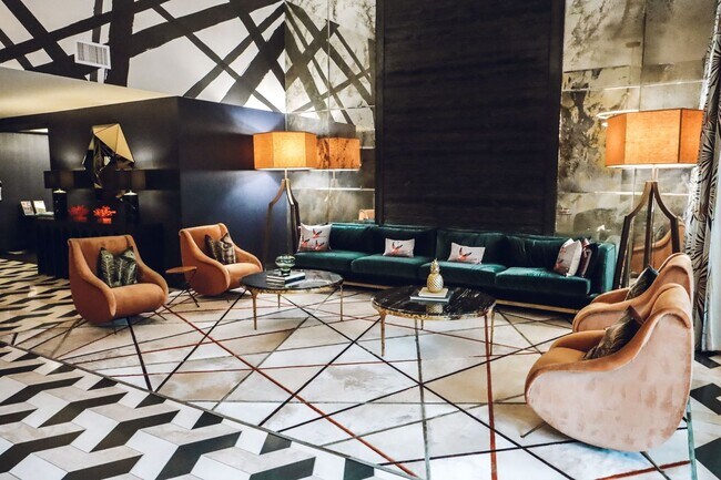 Building Photo - Luxurious Jewel high-rise condo unit; FULL...