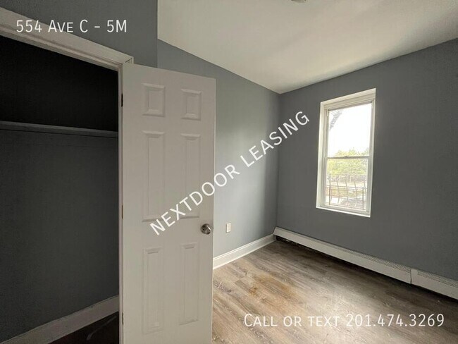 Building Photo - 554 Avenue C