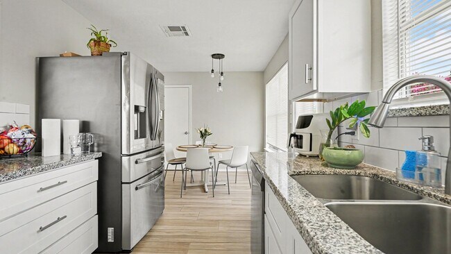 Building Photo - 9039 Serena Ln
