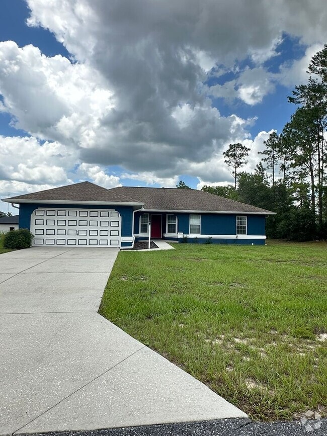 Building Photo - Marion Oaks