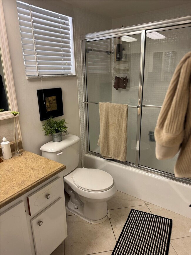 Building Photo - 3000 S Course Dr