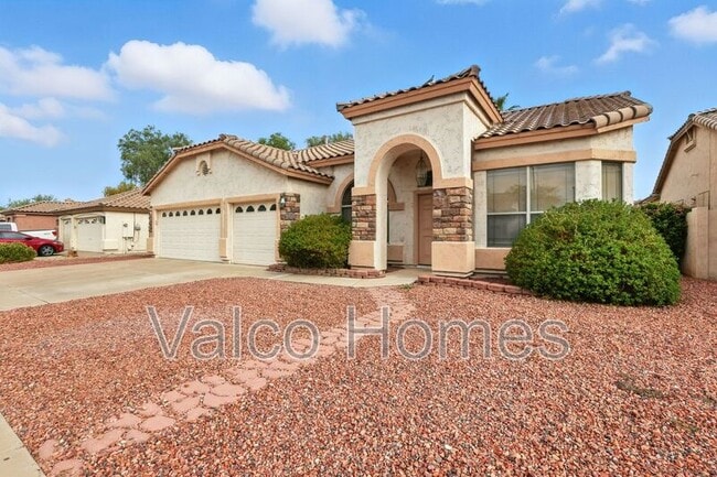 Building Photo - 8338 W Rose Ln