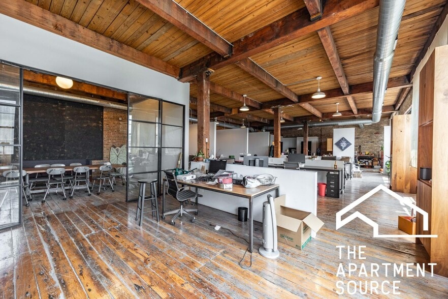 Building Photo - 3124 W Carroll Ave