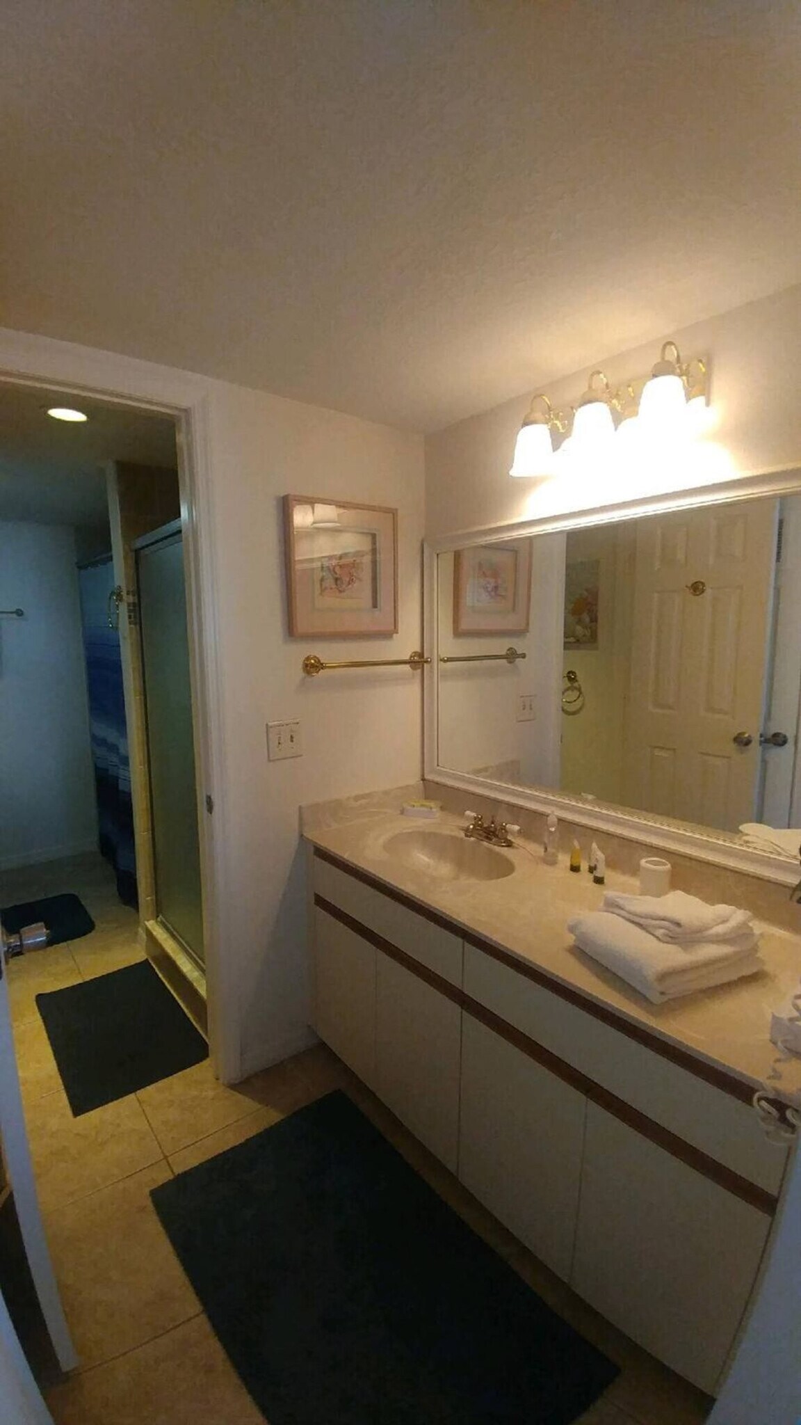 Building Photo - 8600 Ridgewood Ave