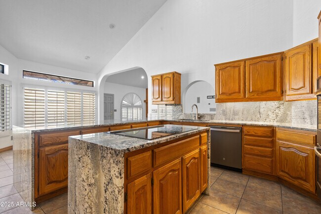 Building Photo - 322 E Gary Cir