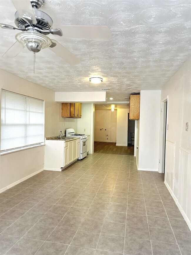 Building Photo - 4418 Ludwig Ln
