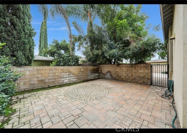 Building Photo - 5517 Welland Ave