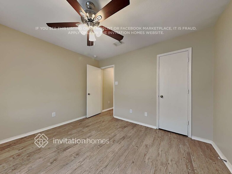 Building Photo - 1852 Village Park Trail