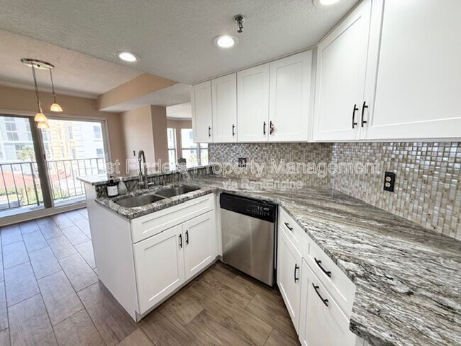 Building Photo - 1551 1st St S