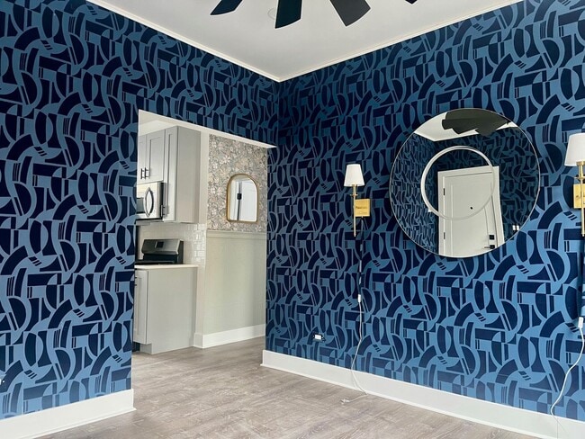 Building Photo - 5315 N Damen Ave