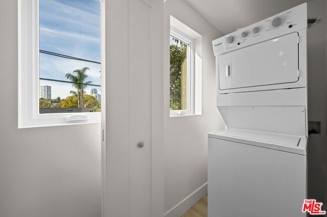 Building Photo - 1509 Edris Dr