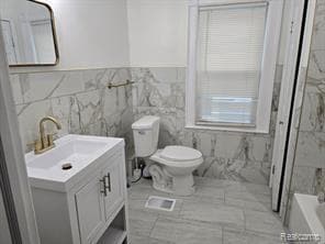 Building Photo - 569 Melbourne St