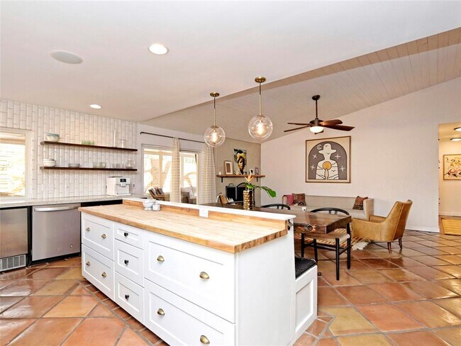 Building Photo - 5209 Fort Mason Dr