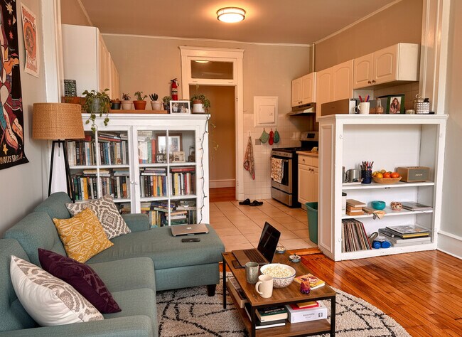 Building Photo - 330 St Paul St