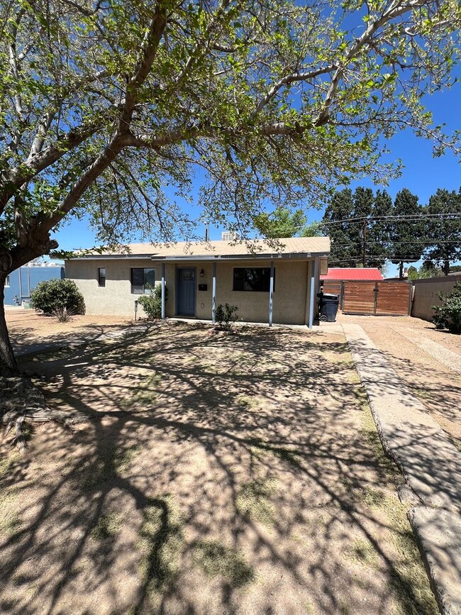 Primary Photo - Sweet 3 Bedroom one and a half bathrooms L...