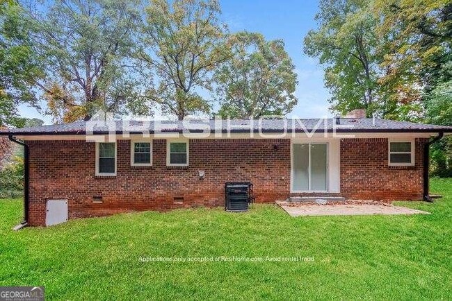 Building Photo - 1459 Panola Rd