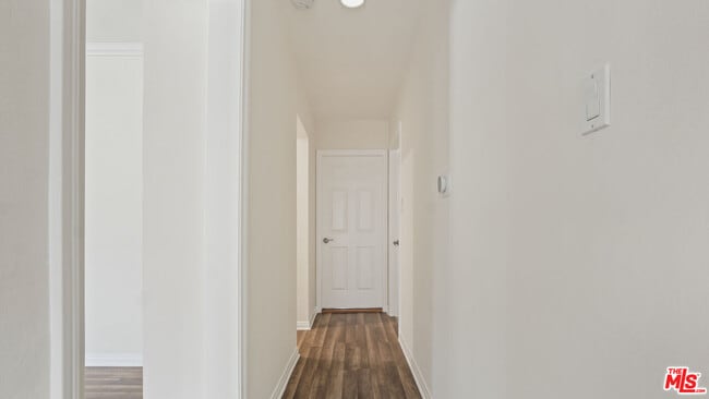 Building Photo - 13842 Hamlin St