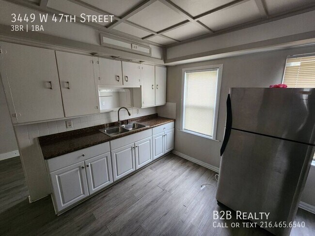 Building Photo - 3449 W 47th St