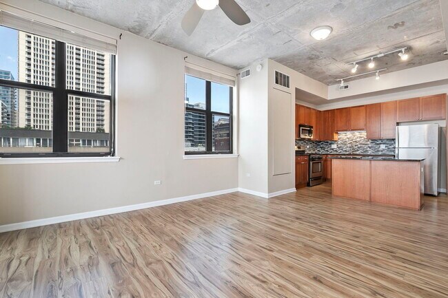 Building Photo - 1464 S Michigan Ave