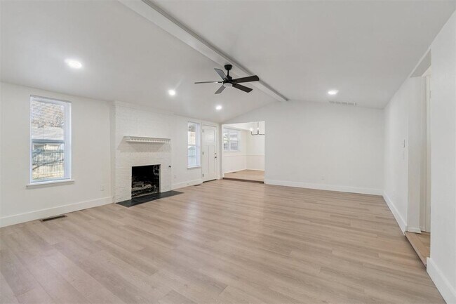 Building Photo - 1033 Mabel C Fry Blvd