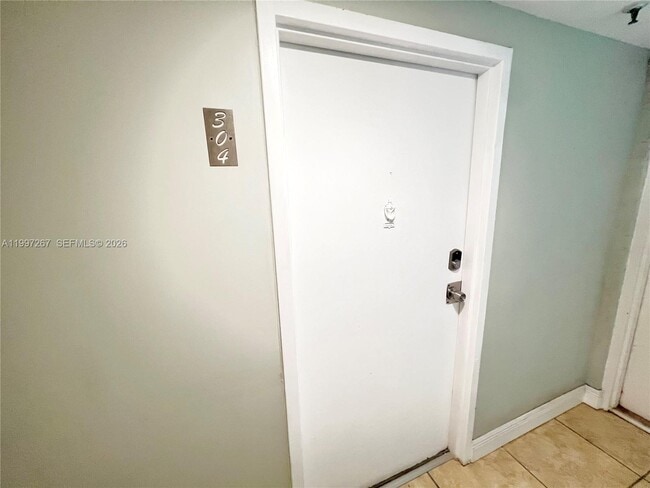 Building Photo - 7832 Collins Ave