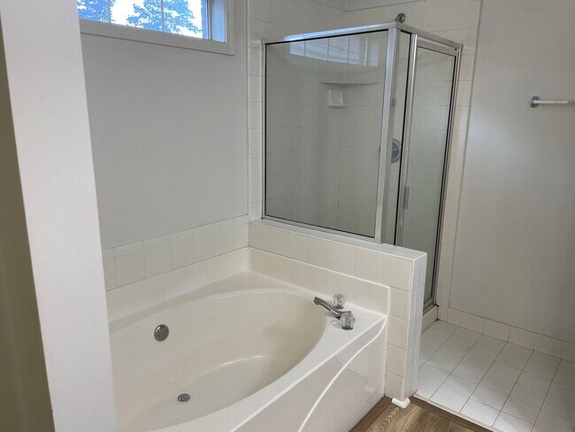 Building Photo - 618 Ridge Park Dr