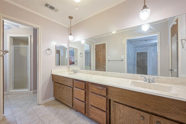 Building Photo - 8706 Tavistock Dr