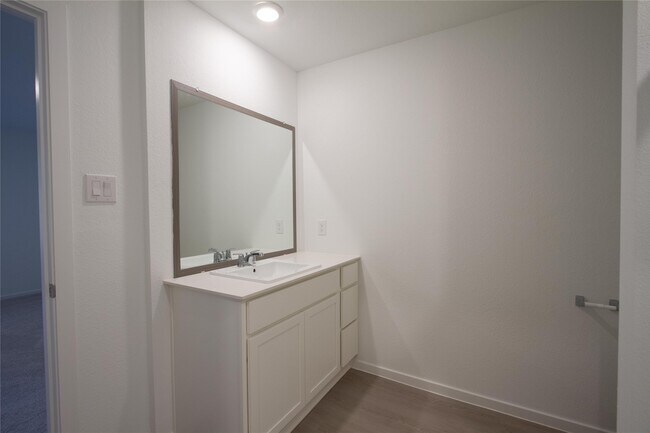 Building Photo - 1551 Sunset Ridge Dr