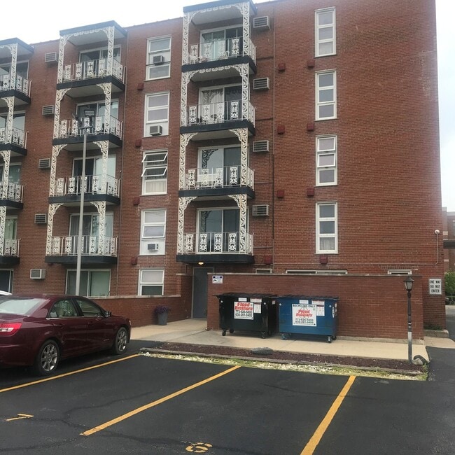 Building Photo - 6490 N Northwest Hwy