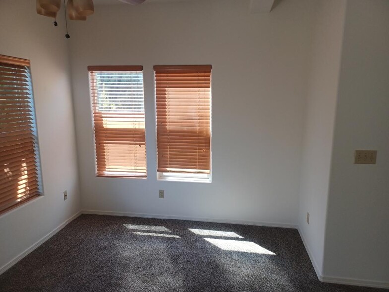 Back Bedroom - 1678 US Highway 395 N