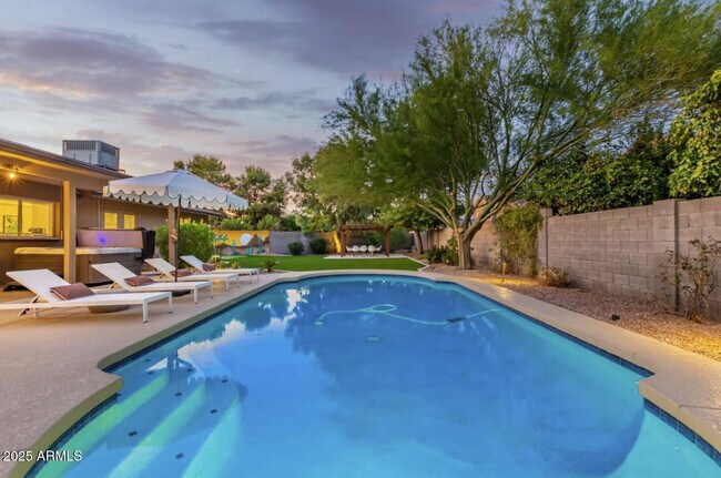 Building Photo - 15849 N 49th Pl