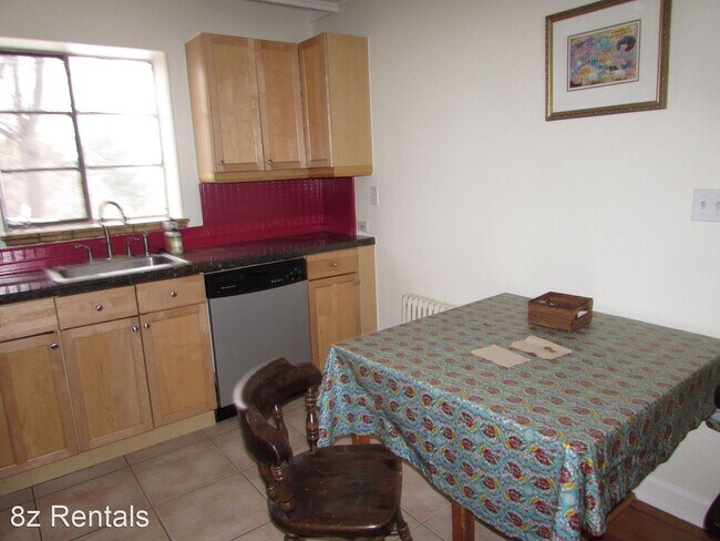 Building Photo - 1 br, 1 bath House - 1483 Ash Street #8