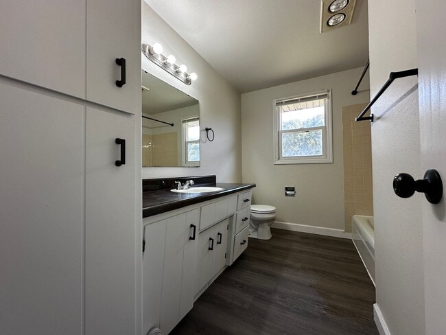 Building Photo - 2746 Nicolet Dr