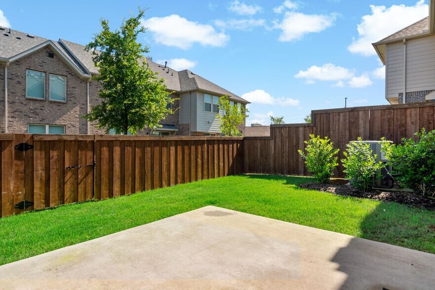Building Photo - 2749 Starburst Dr